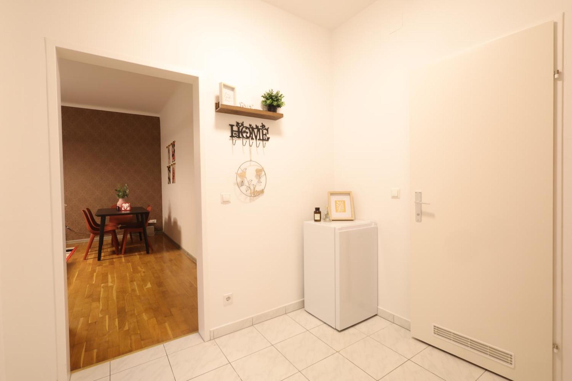 Ruby Holiday Home With Patio Viena Exterior foto